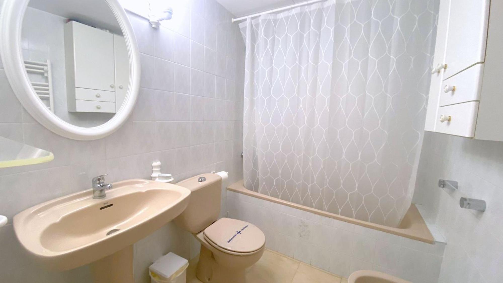 Apartmán Garbinell 2 2 Roses Exteriér fotografie